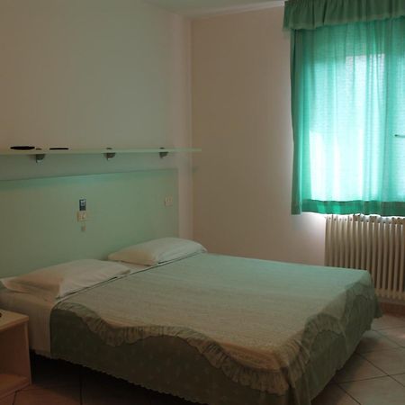 Agriturismo Le Casette กาสเตลเวโตร ดิ โมเดนา ภายนอก รูปภาพ