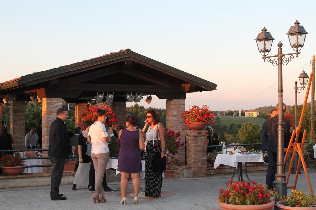 Agriturismo Le Casette กาสเตลเวโตร ดิ โมเดนา ภายนอก รูปภาพ