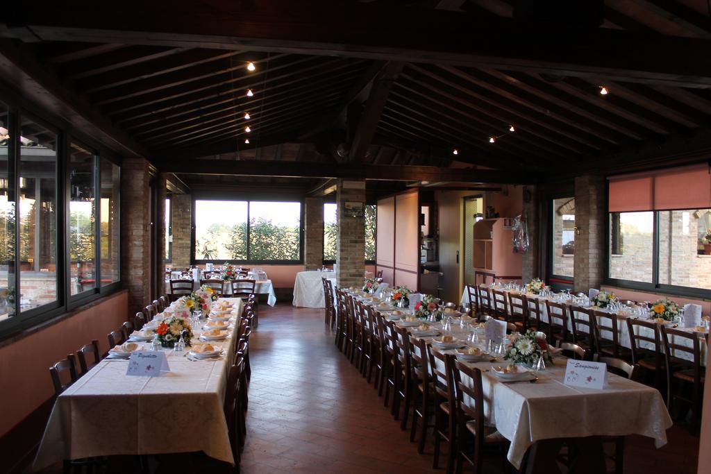 Agriturismo Le Casette กาสเตลเวโตร ดิ โมเดนา ภายนอก รูปภาพ