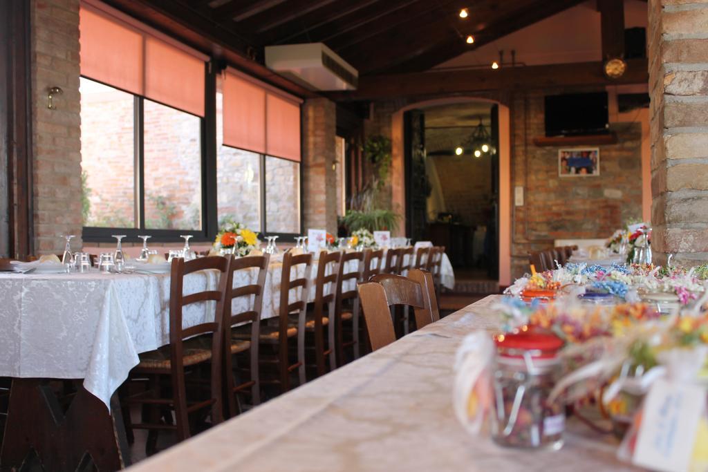 Agriturismo Le Casette กาสเตลเวโตร ดิ โมเดนา ภายนอก รูปภาพ